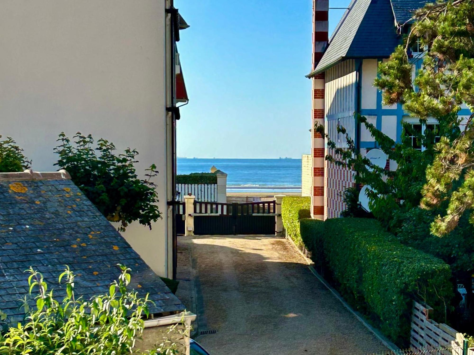 Magnifique Appartement Vue Mer A 50 M De La Plage فيلي سور مير المظهر الخارجي الصورة